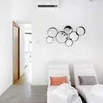 Girolamo's Jacuzzi Place Apartment *