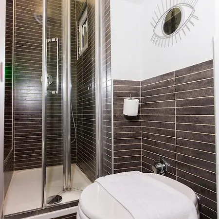 Girolamo's Jacuzzi Place