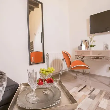 Lägenhet Girolamo's Jacuzzi Place